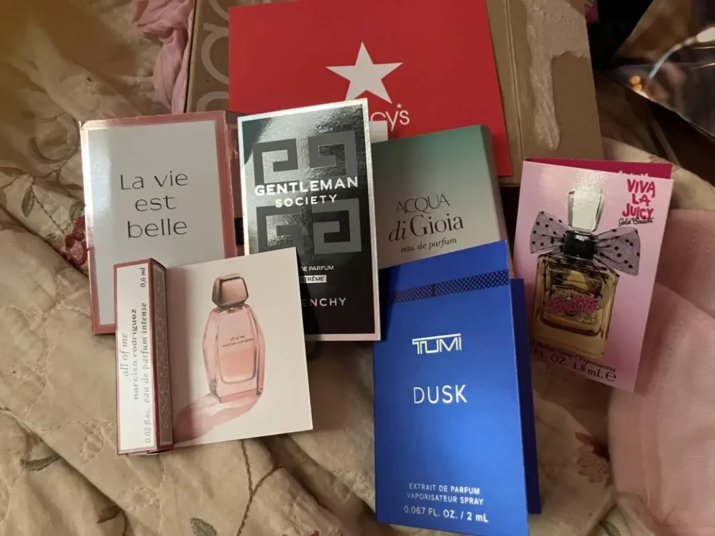 Free Macy’s Fragrance Deluxe Sample Set 2025