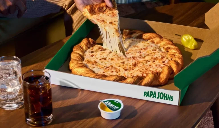 Papajohnscroissantpizza