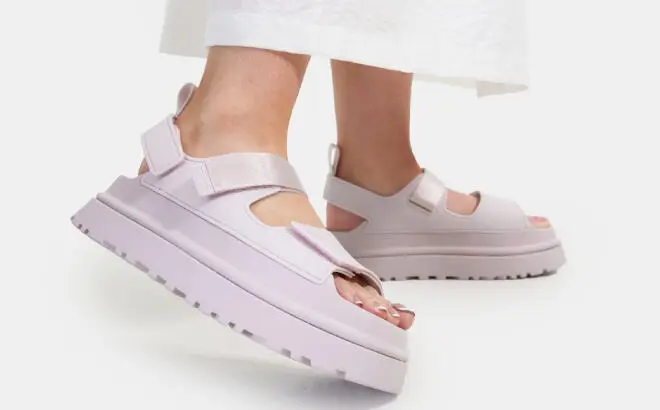 UGG Womens GoldenGlow Sandals