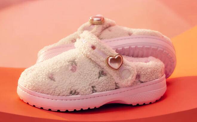 Hollister x Crocs Classic Unfurgettable Clogs