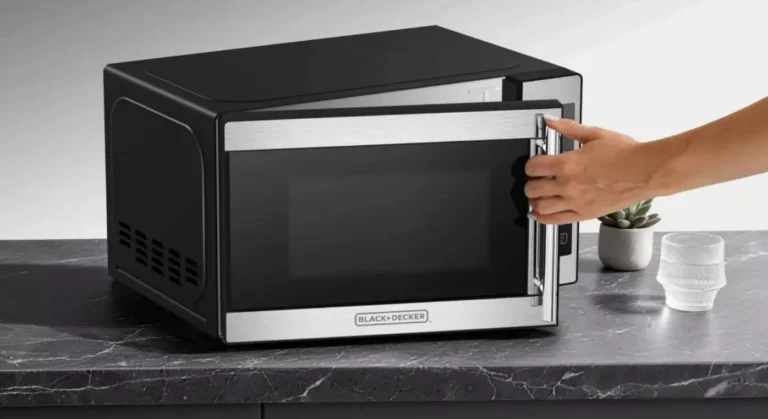 Score a Black+Decker Microwave for Just $49.99 at Target